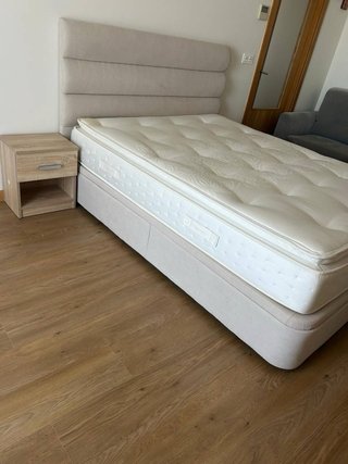 Cama Somniax Beige con Cabecero Tapizado