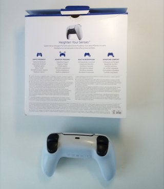 DualSense PlayStation 5 con scatola