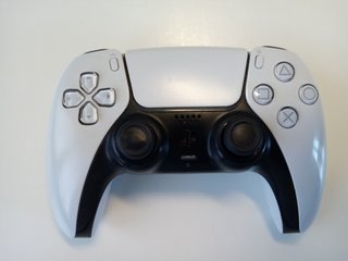 DualSense PlayStation 5 con scatola