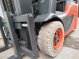 Carretilla elevadora Linde E14-02