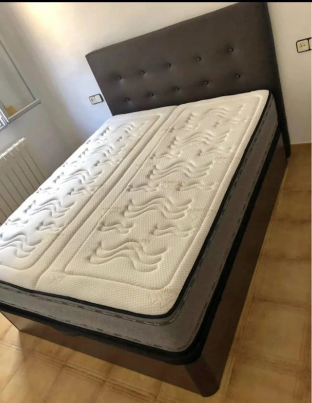Divano pieghevole con materassi in memory foam