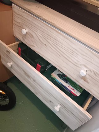 Cómoda de pino macizo