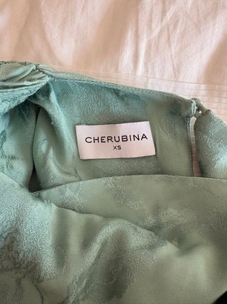 Vestido Cherubina verde menta midi