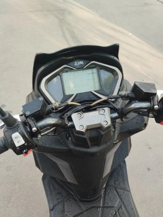 Moto Scooter SYM Negra Automática