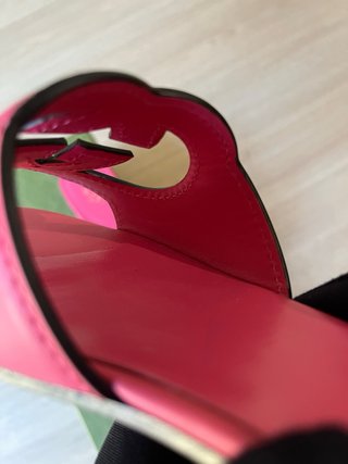 Gucci Cosmos Softy Pink Leather Sandals – Size 35
