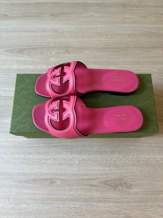 Gucci Cosmos Softy Pink Leather Sandals – Size 35