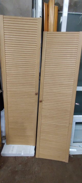 Puertas de armario madera pino 50x182 50x56 Hay 6