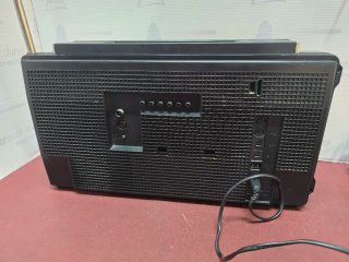 Radio vintage Grundig Satellit 2400 funcionando