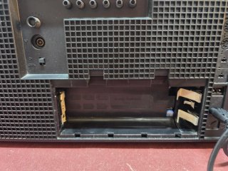 Radio vintage Grundig Satellit 2400 funcionando