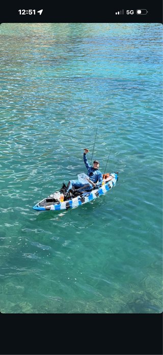 Kayak pesca a pedales con sonda