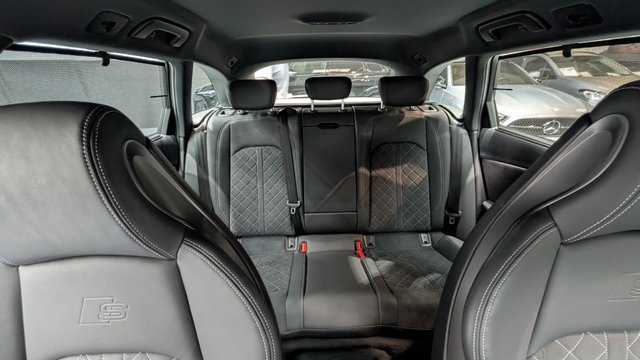 AUDI A4 Avant S line 40 TDI quattro S tron 2024