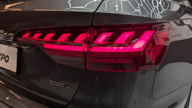 AUDI A4 Avant S line 40 TDI quattro S tron 2024