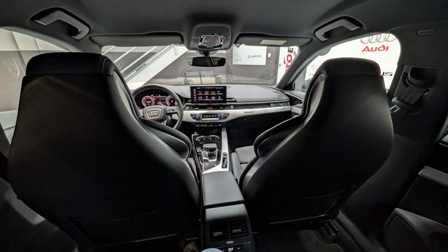 AUDI A4 Avant S line 40 TDI quattro S tron 2024
