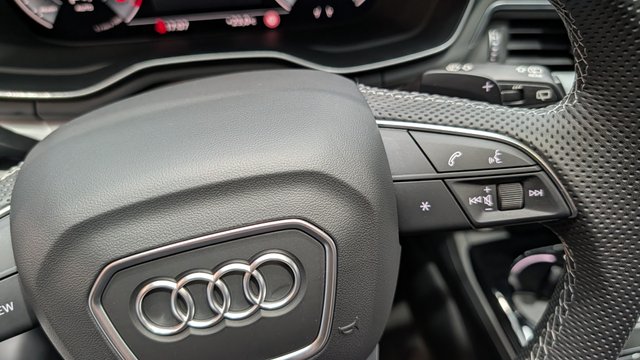 AUDI A4 Avant S line 40 TDI quattro S tron 2024