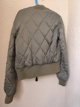 Cazadora Bomber Bershka Verde Militar