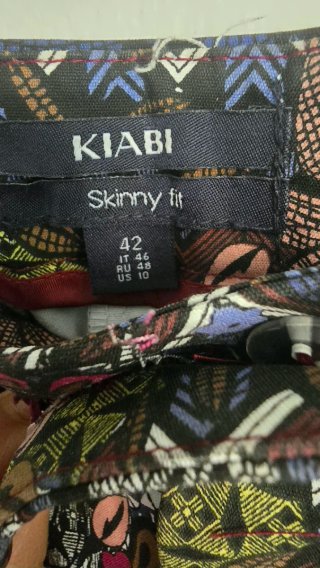 Pantalón Kiabi estampado floral