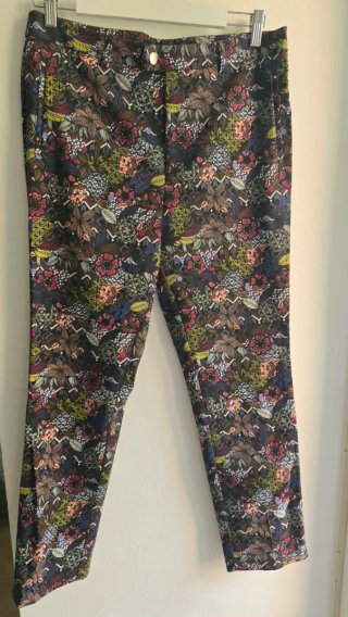 Pantalón Kiabi estampado floral