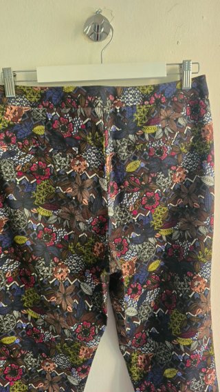 Pantalón Kiabi estampado floral
