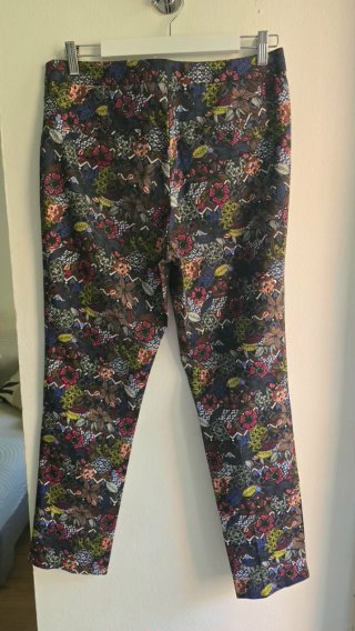 Pantalón Kiabi estampado floral