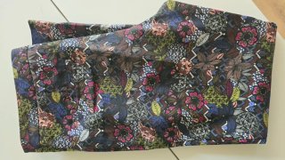Pantalón Kiabi estampado floral