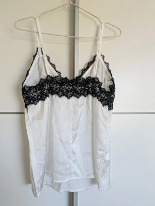 Camisa lencera con encaje negro