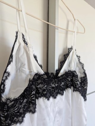 Camisa lencera con encaje negro