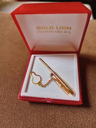 SUJETACORBATAS CHAPADO ORO