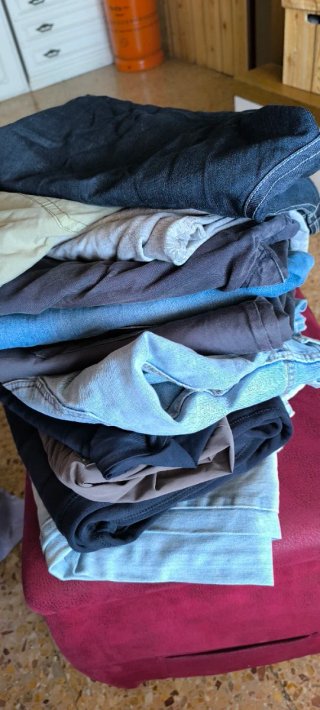 12 Pantalón y Bermudas todos 10€