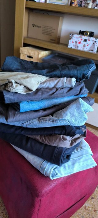 12 Pantalón y Bermudas todos 10€