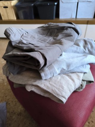 12 Pantalón y Bermudas todos 10€
