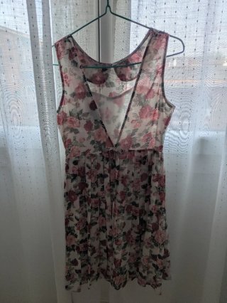 Vestido floral invitada.