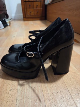 Zapatos de tacón negros con plataforma