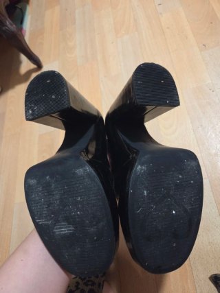 Zapatos de tacón negros con plataforma