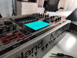Roland MC-909 + Funda + Certificado