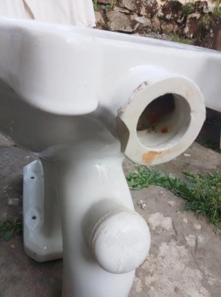 Antiguo váter Roca Porcelana. Inodoro, retrete.