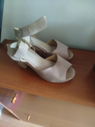 Sandalias de verano rosas puestas 1vez verdes nuev