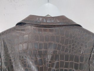 Gabardina larga Zara efecto cocodrilo, Talla S