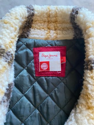 Cazadora Pepe Jeans cuadros beige y marrón