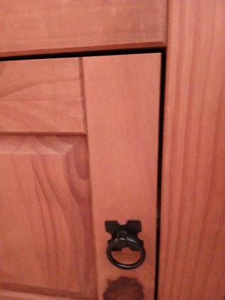 Mesita de noche de madera