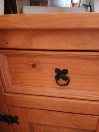 Mesita de noche de madera