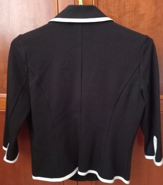 Chaqueta Cortefiel tipo Chanel Nueva