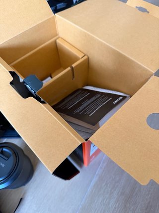 Sony Alpha 7 + objetivo + accesorios