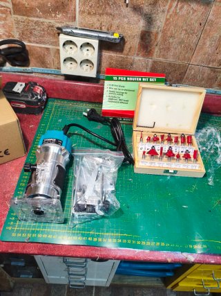 Fresadora eléctrica Taller + Set 15 Fresas