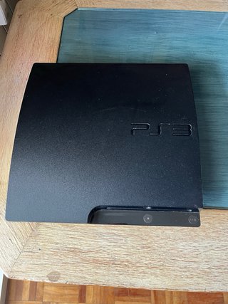 PS3 Slim 320GB + 12 Juegos + 3 Mandos