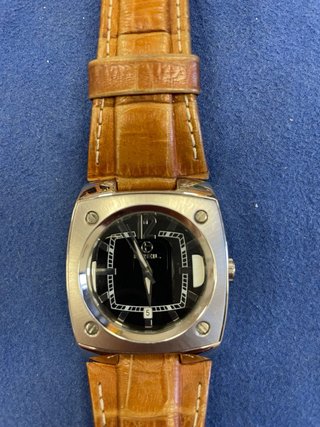 Reloj Breil Cuadrado Negro y Plateado