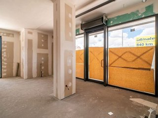 Local comercial en alquiler en Urb. Belvalle en Meco