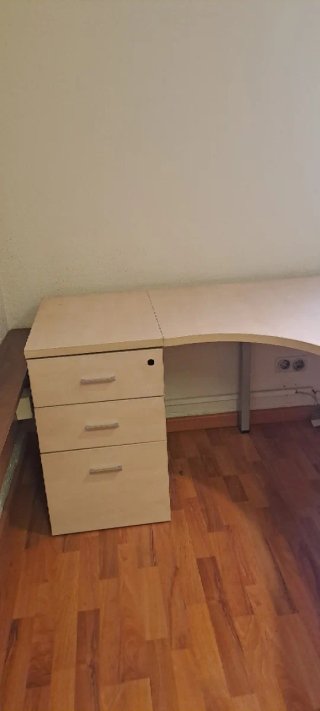 Mesa de oficina angular madera y metal