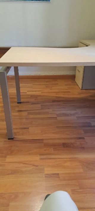 Mesa de oficina angular madera y metal