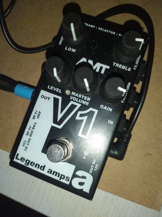 Preamplificador guitarra AMT V1