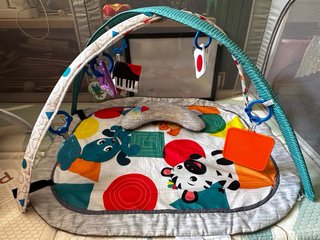 Gimnasio Piano Musical Einstein Baby 4 en 1